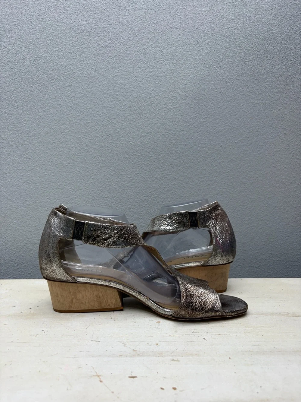 Vaneli Metallic Silver Calyx T-Stap Sandals Size 11